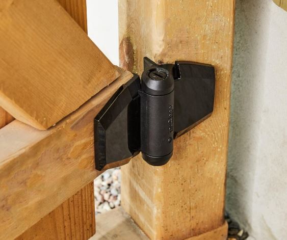 Gate Hinge Replacement